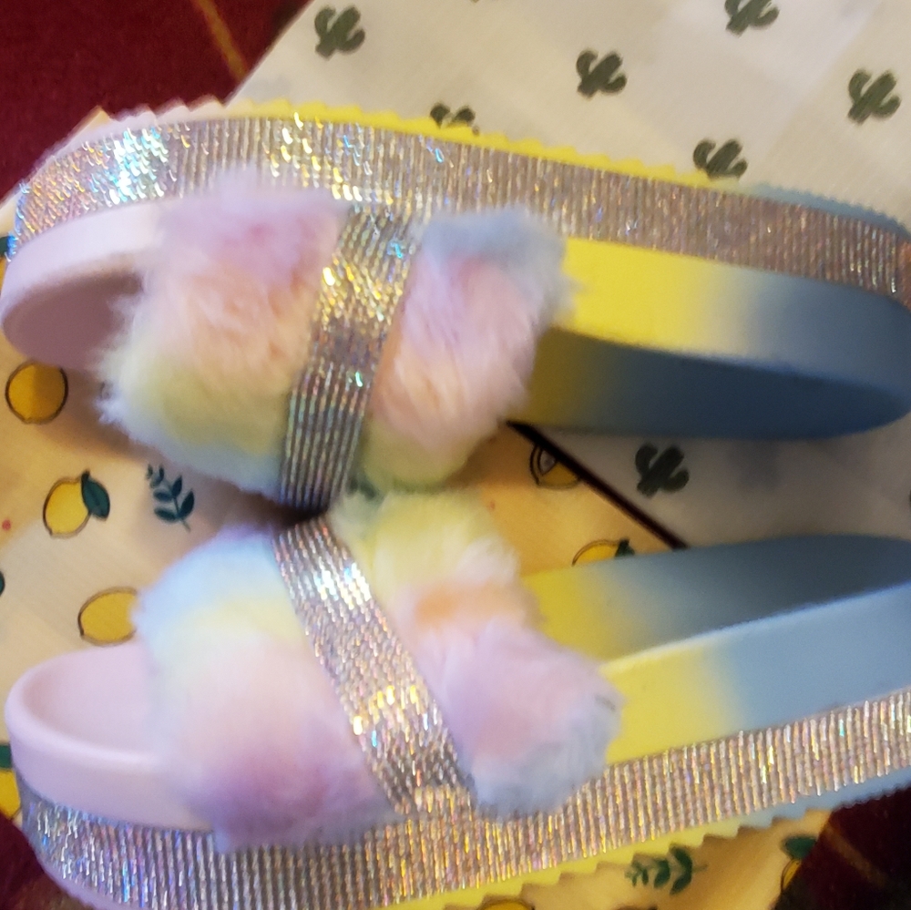 Sz. 11 fun pastel glitter & fluff combo sandals